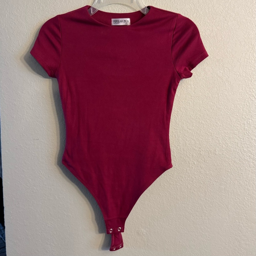 Popular21 Junior Scoop Neck Short Sleeve Girls Body Suit Size Small Red NWOT